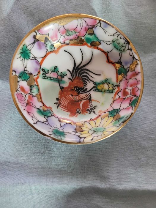 tijela pequenina chinesa galo de macau