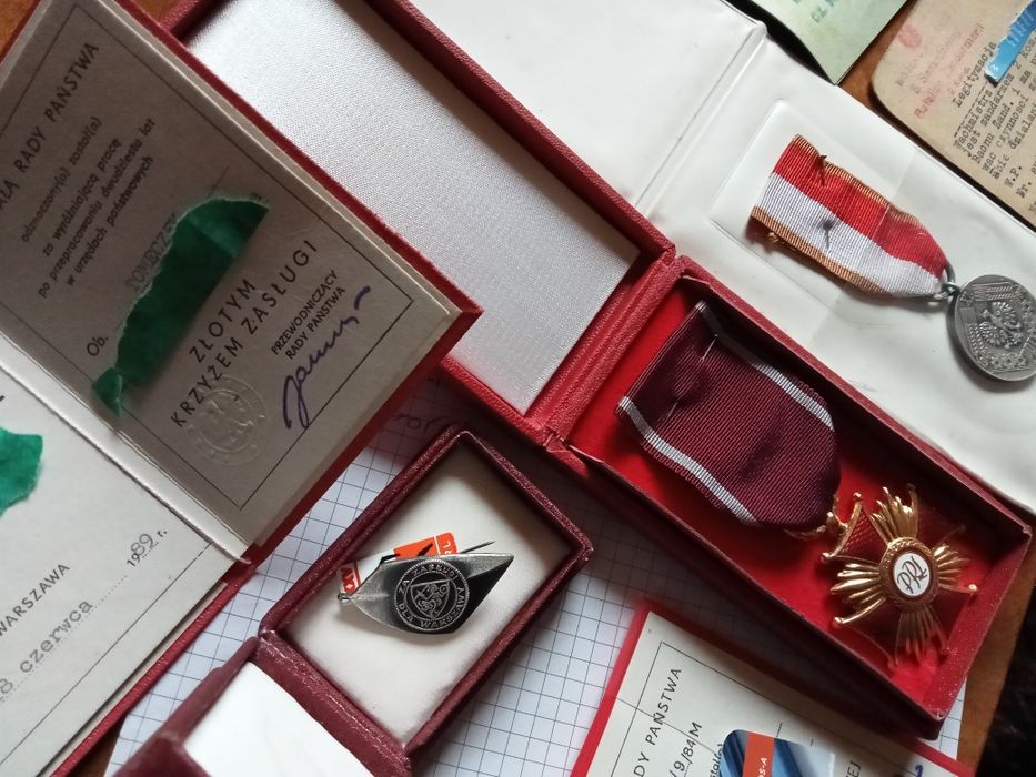Stara odznaka odznaczenie Legitymacja 2RP i PRL Syrenka Warszawska odz