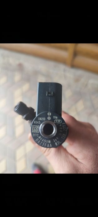 Форсунка обратка пасат ауді шкода б7 2.0тді 140сил лобове скло б7