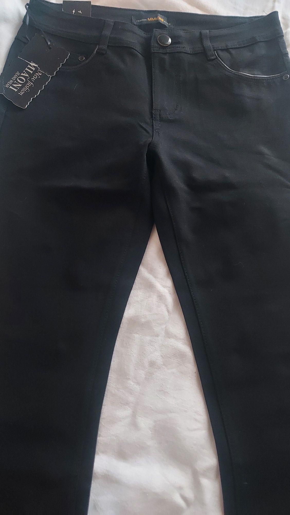 Spodnie nowe czarne