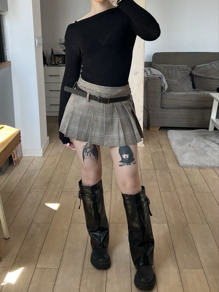 Nowa spódniczka plisowana mini w kratkę z paskiem bershka