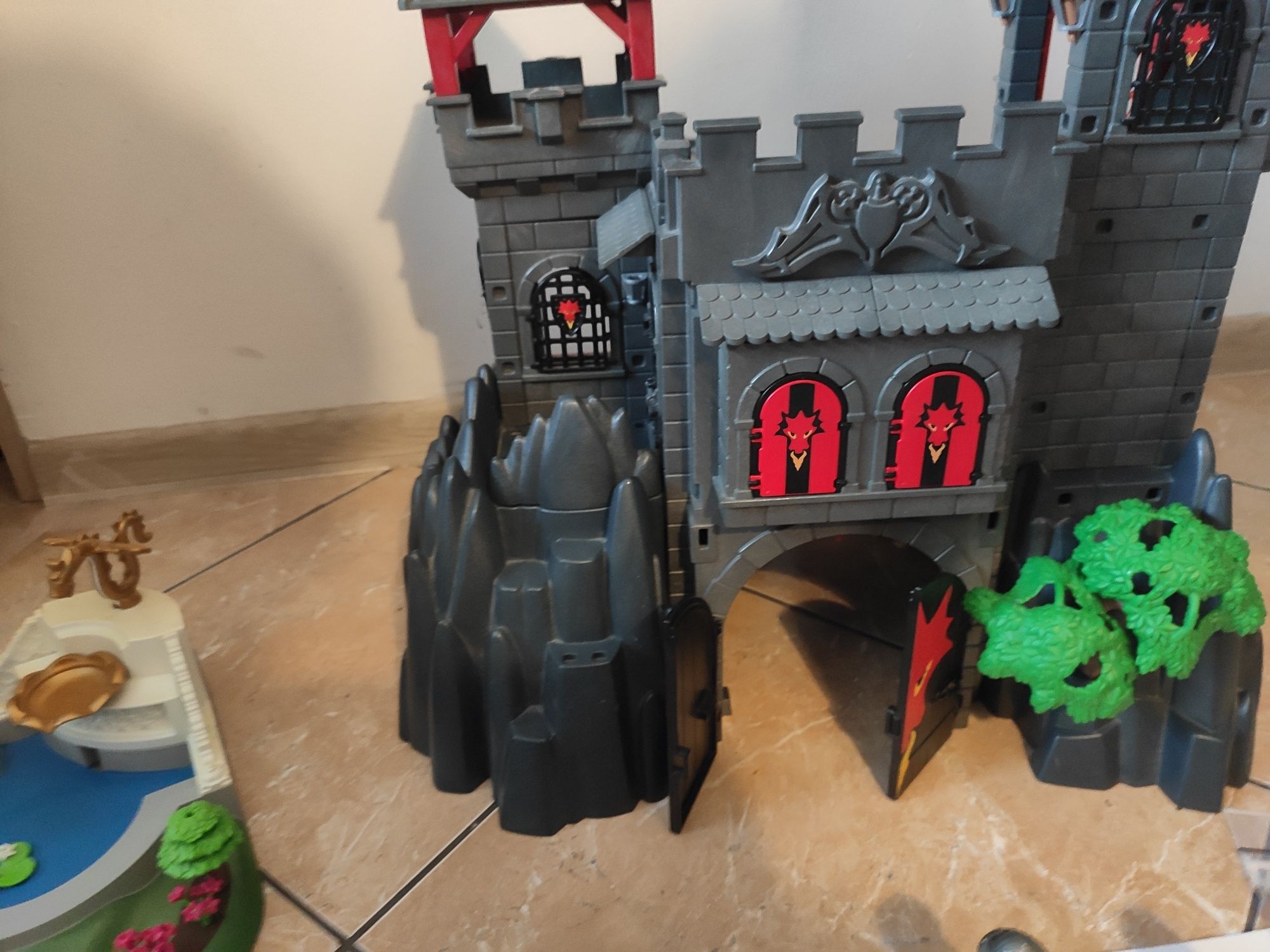 Duży Zamek Playmobil Rycerski z ogrodami królewskimi