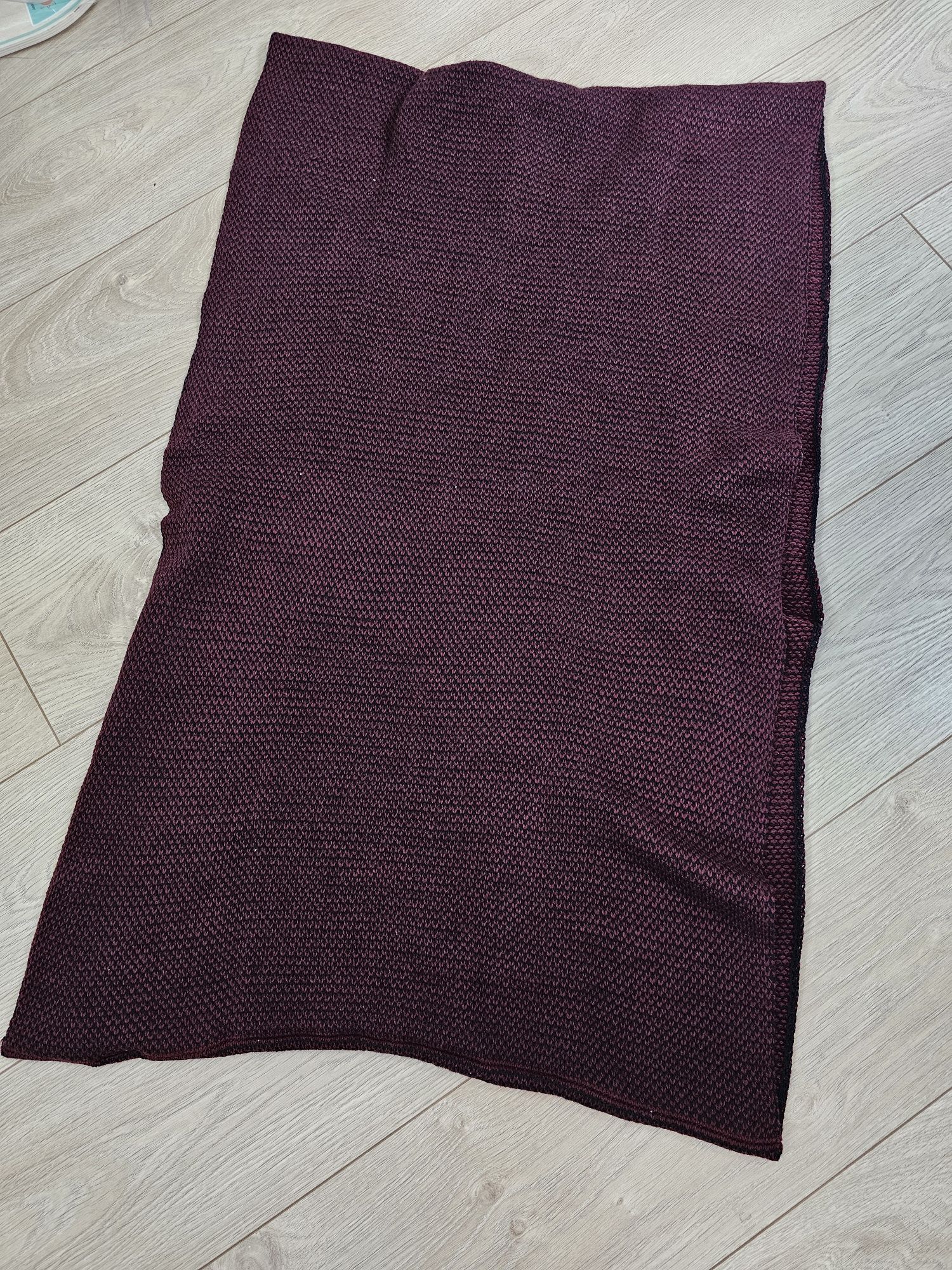 Nowy, obszerny komin Reserved, burgundowy