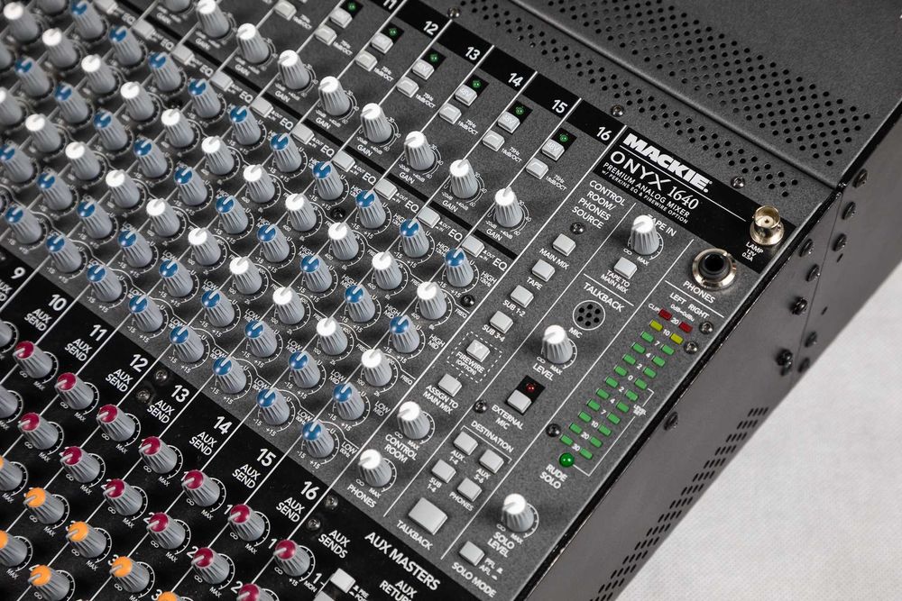 Mackie ONYX 1640 - mikser audio