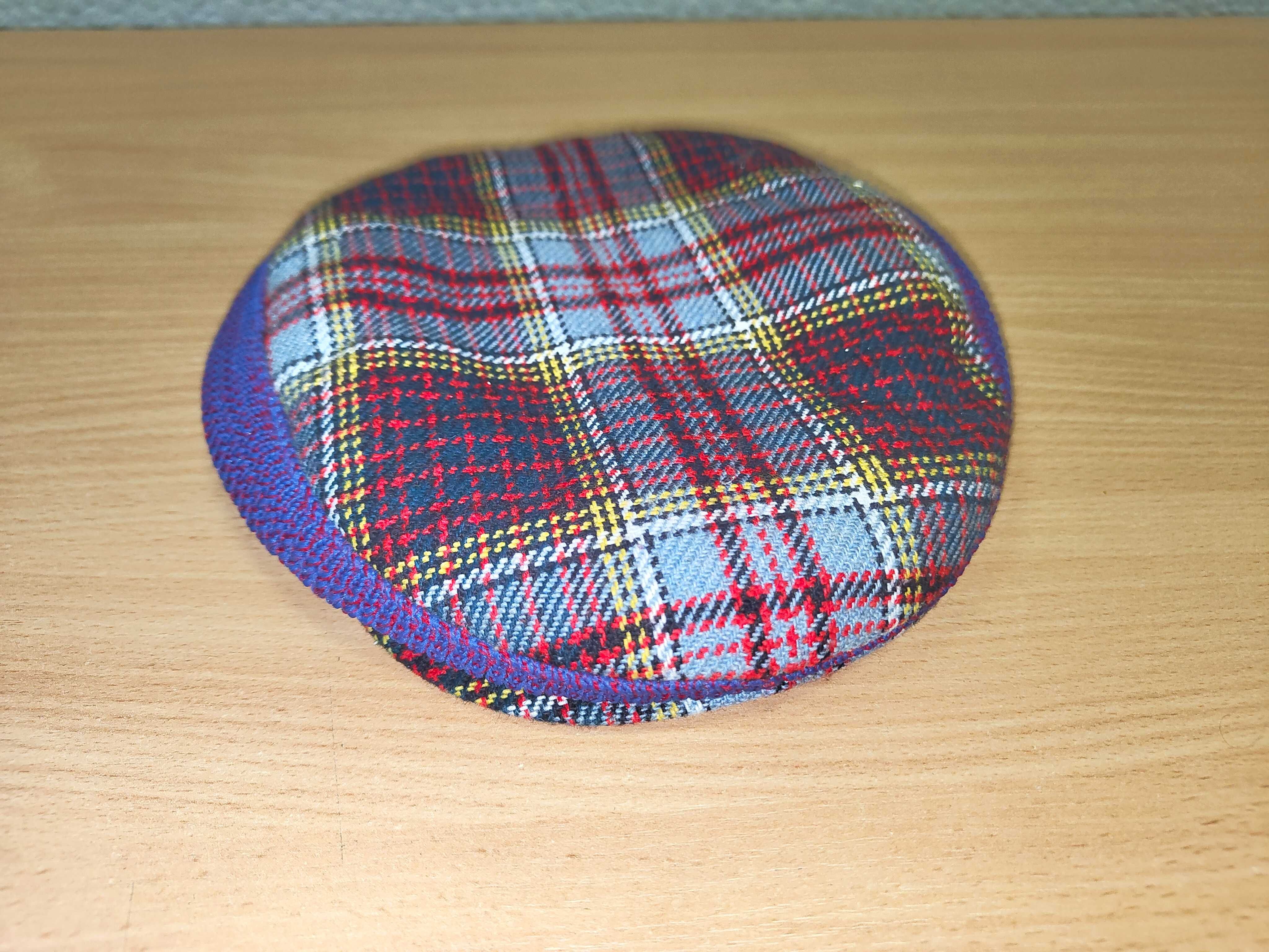 новая кепка в scottish plaid от Dunn & Co