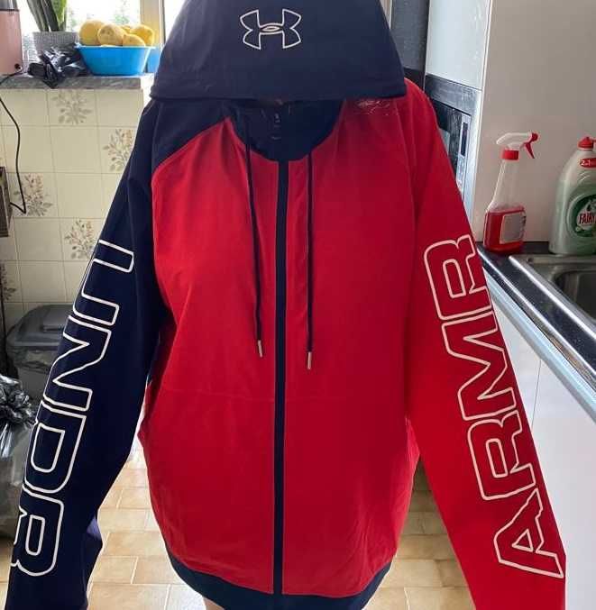 Casaco Hoddie com capuz Under Armour