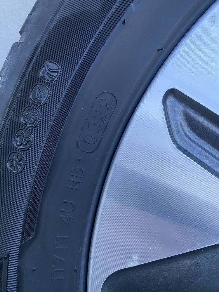 Hankook kinergy 4s2 215/55/17 2шт шини літо зима