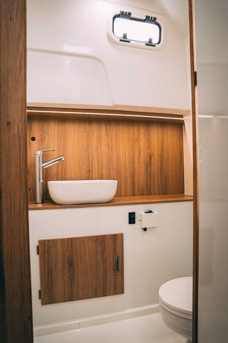 Motorówka Sanat 22 + 115 KM czarter wynajem łodzi jachtu patent Mazury