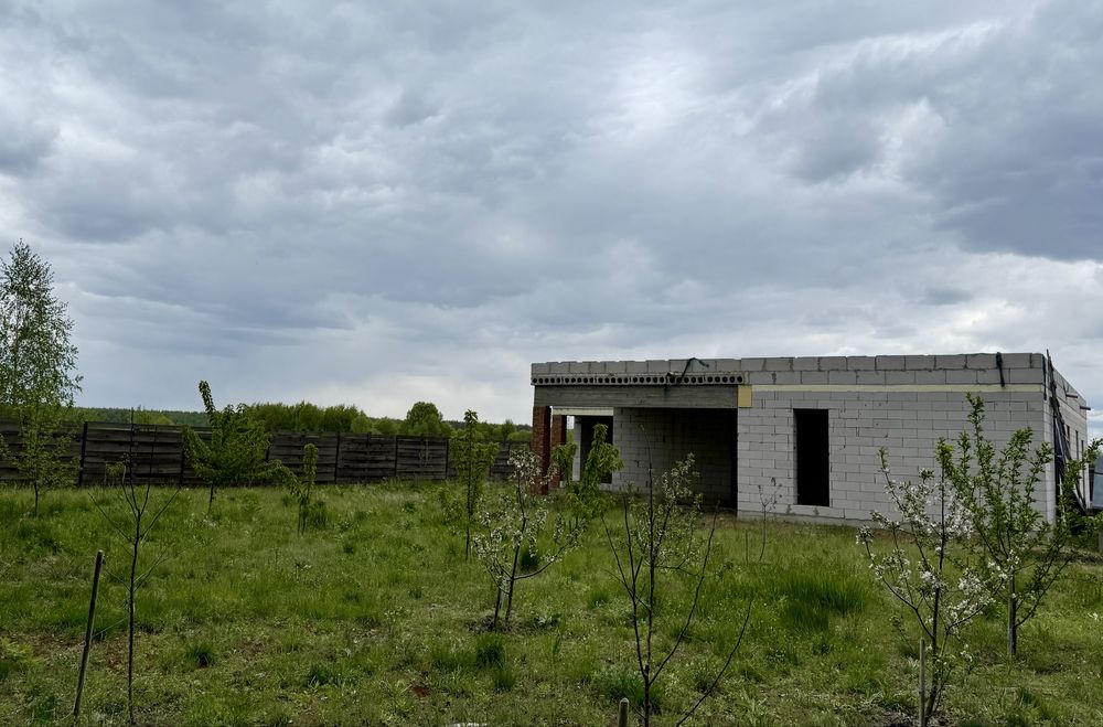 Будинок не добудований ділянка 12 соток