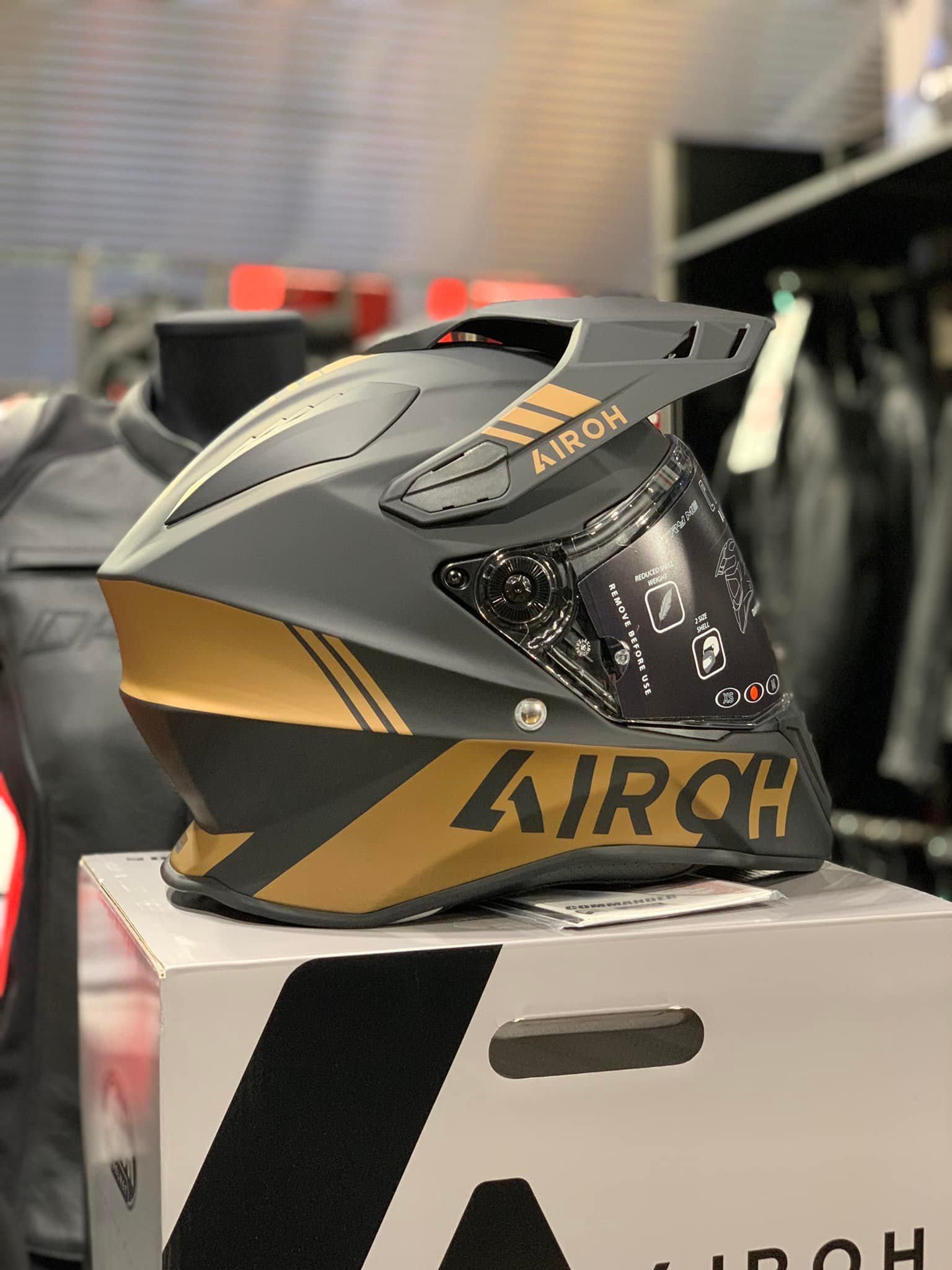 Capacete Airoh Commander Gold Matt NOVO (44% Desconto) Tam S-L-XL