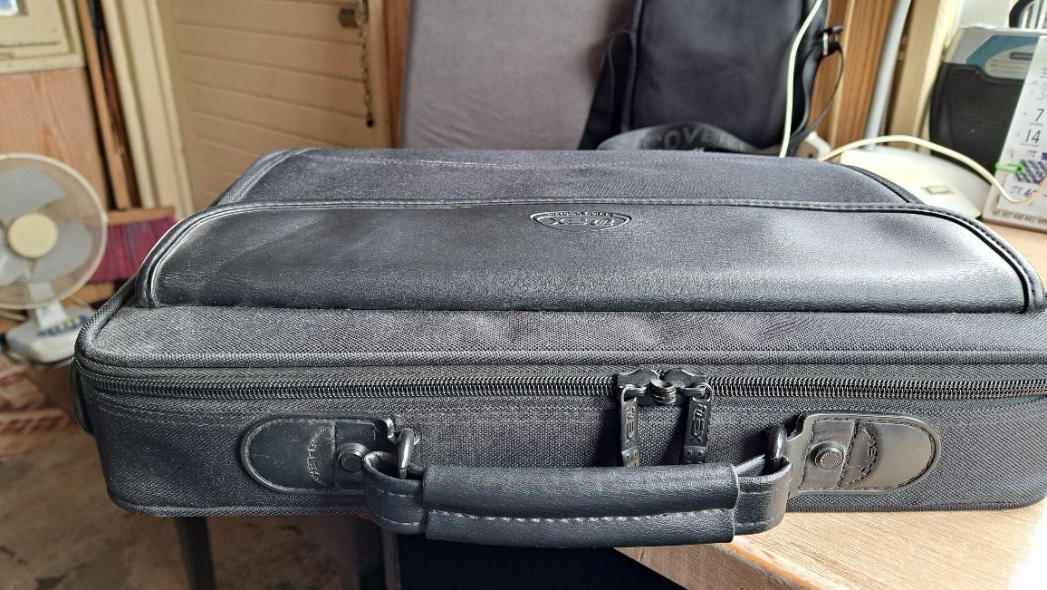 Torba na laptopa czarna