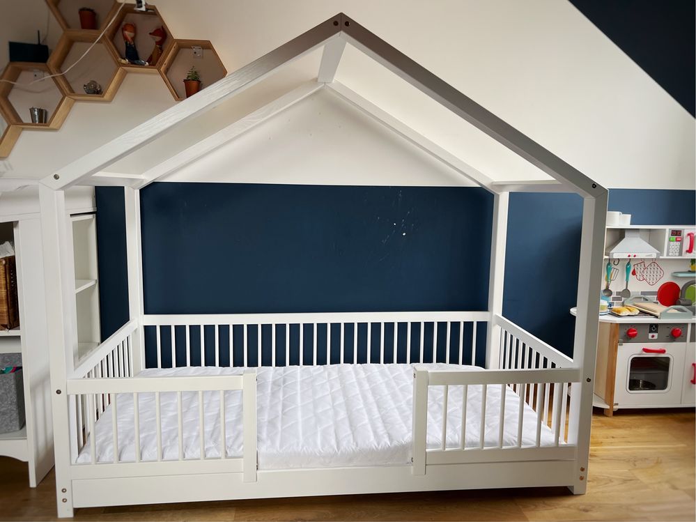 Łożeczko dziecięce Domek 160x80 z materacem