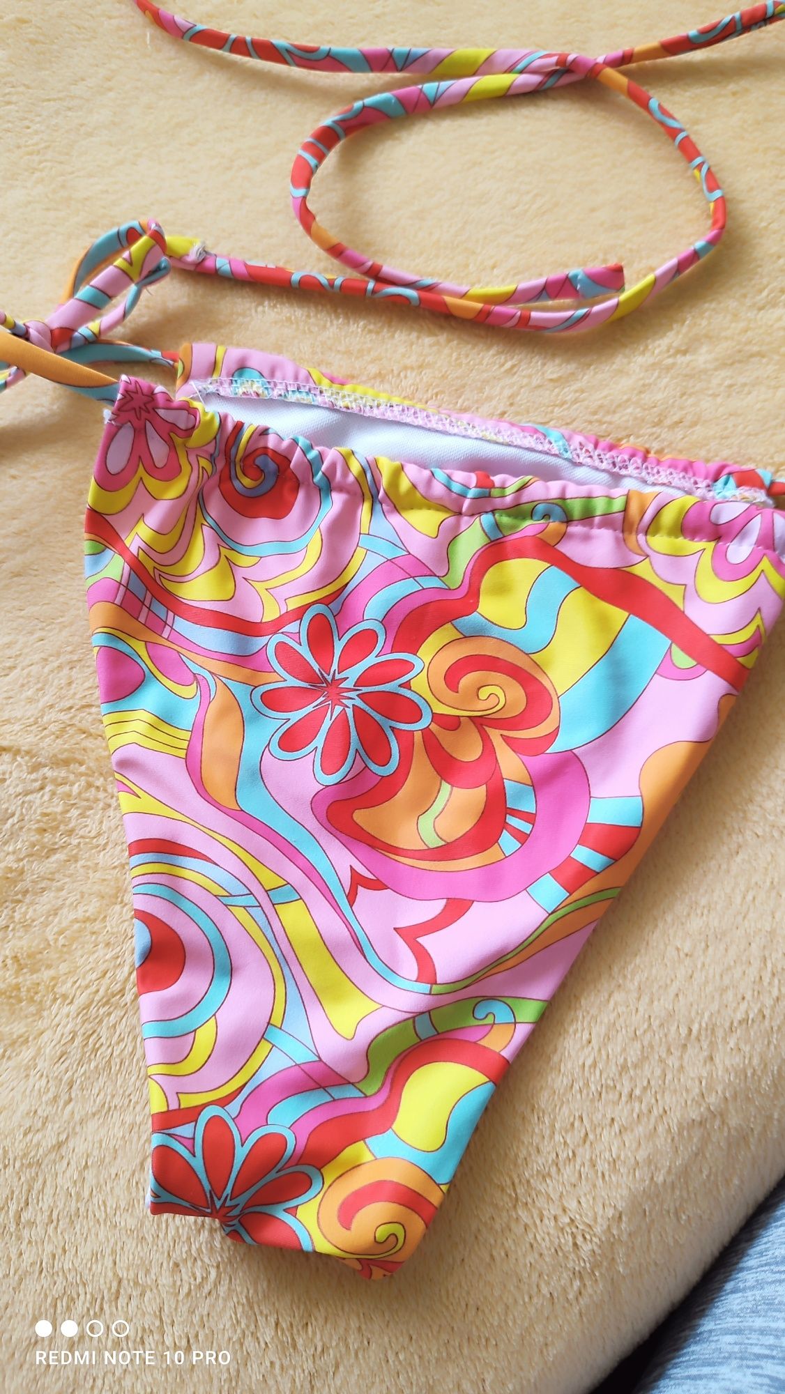 Strój kąpielowy dwuczęściowy bikini wycięty strój kolorowy