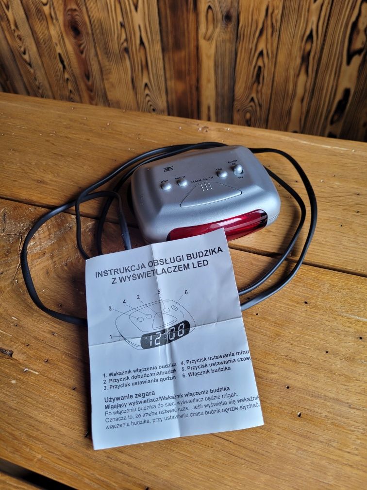 Budzik, zegar sieciowy LED