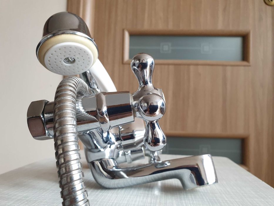 Bateria wannowa Invena Roma chrom z natryskiem