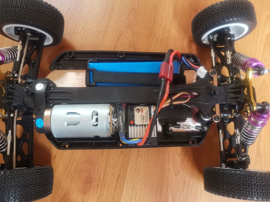 Carro RC Buggy XK Wltoys 124019 Li-po 4x4