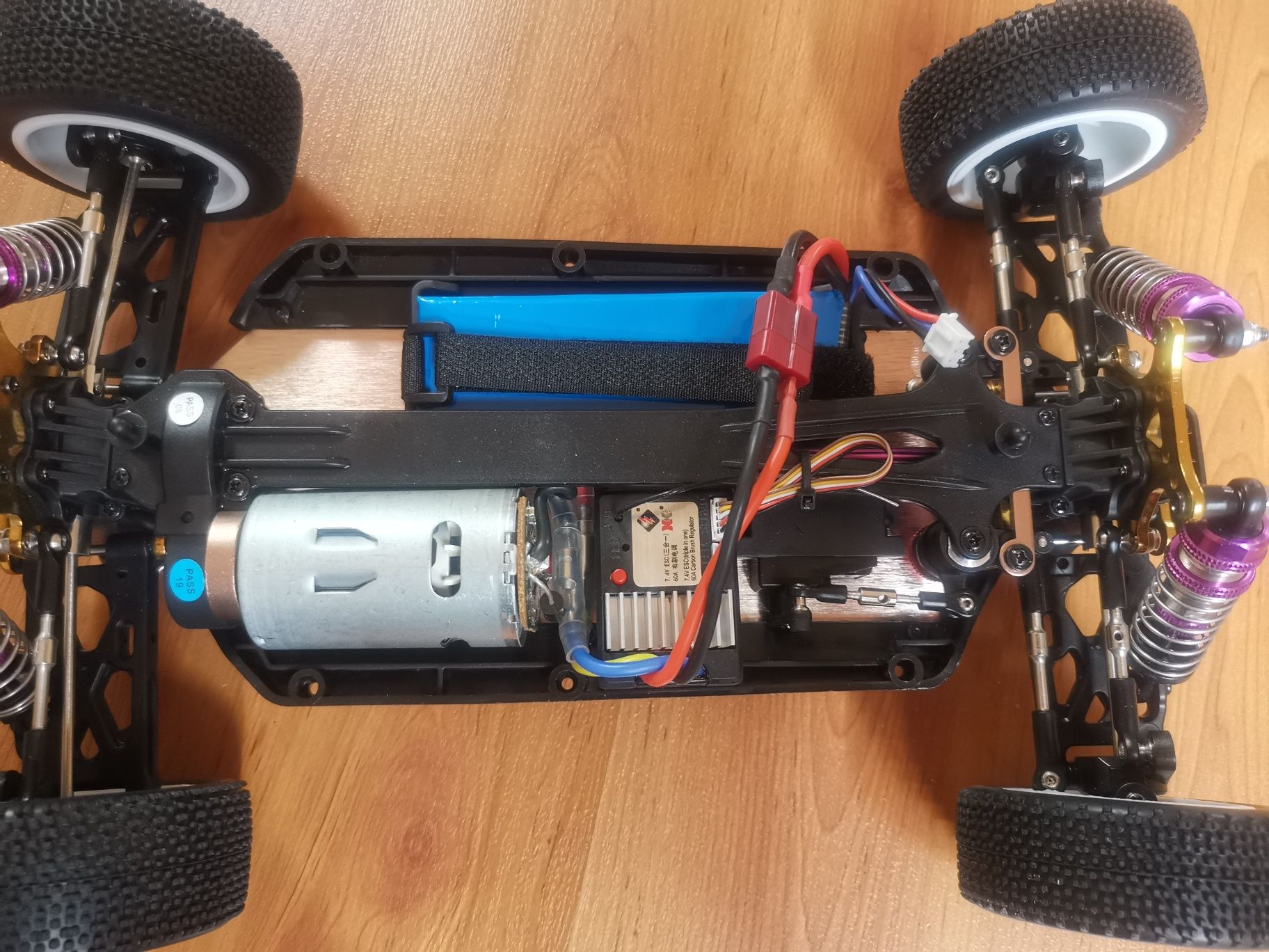 Carro RC Buggy XK Wltoys 124019 Li-po 4x4