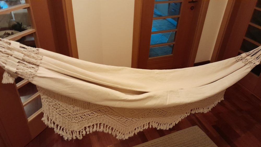 Cama de rede de tecido e renda