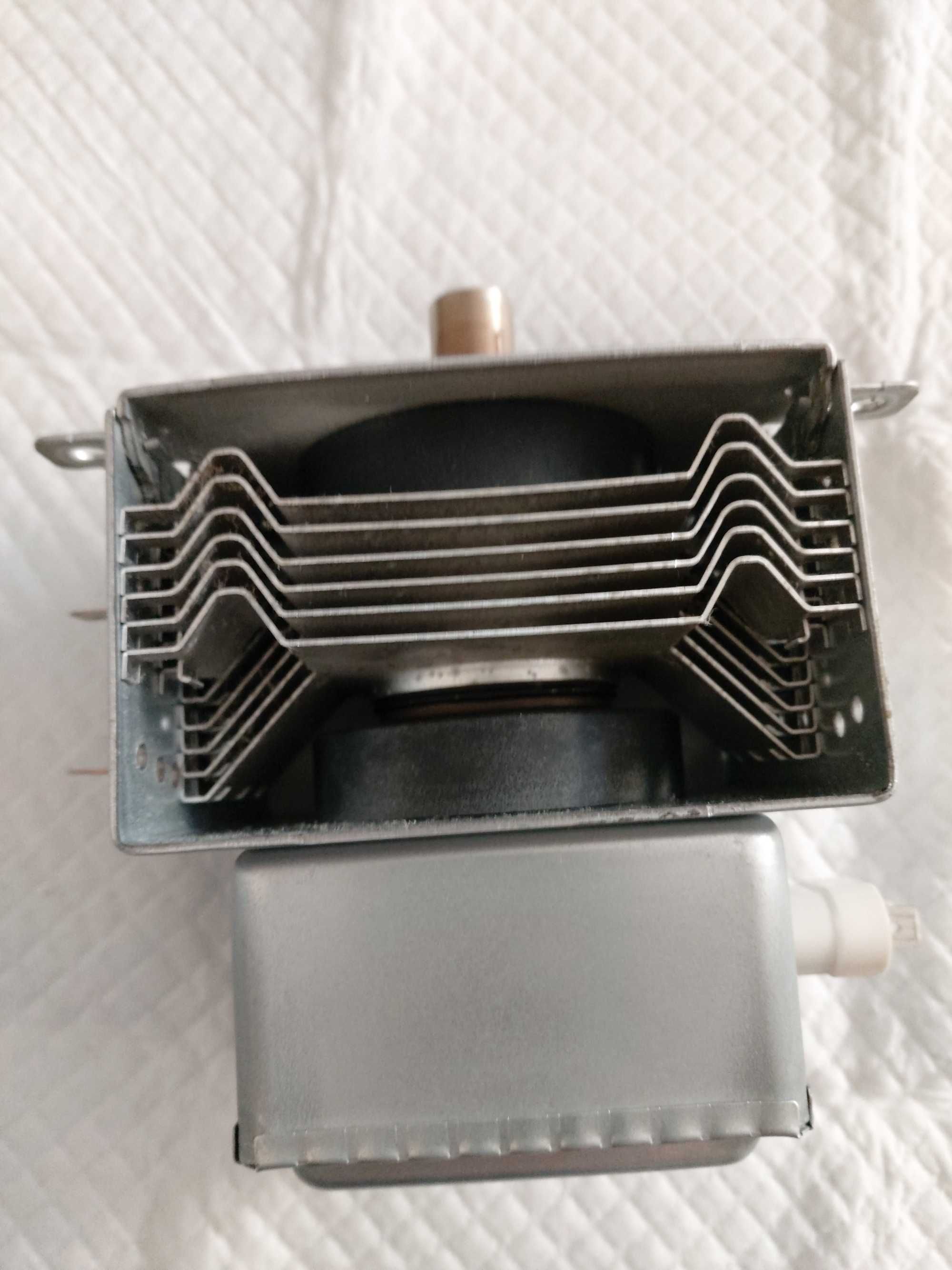 Generator mikrofal, Magnetron, Panasonic 2M244 M23