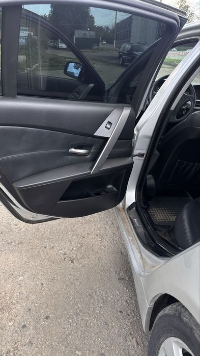 Bmw e60 m57 3L turbo машина в хорошем состояннии обслужена