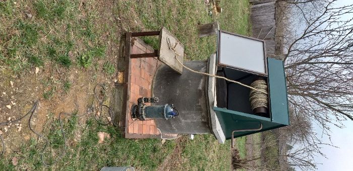 Копка криниці.монтаж кілець під ключь