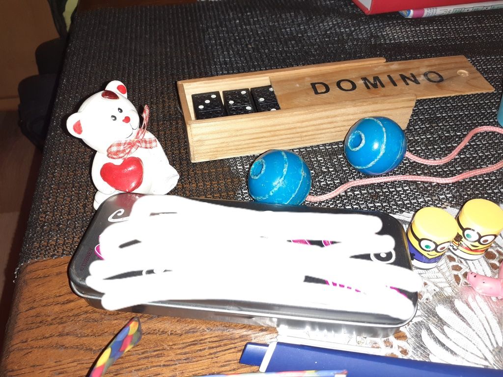 Domino, klik klak, pierścionek księżniczki, zabawki