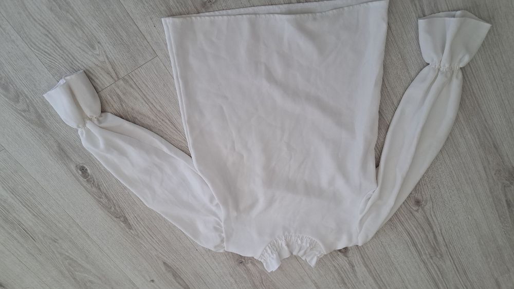 Biala ecru bluzka długi rękaw 140