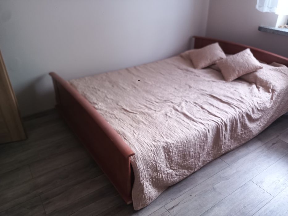 Łóżko z materacem 140x200