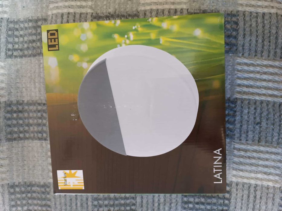 Zewnętrzna lampa ścienna LED Starlux, model Latina.