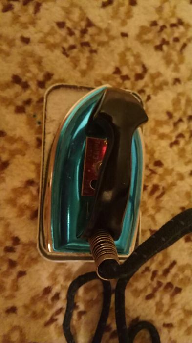 Утюг дорожный маленький, раритет