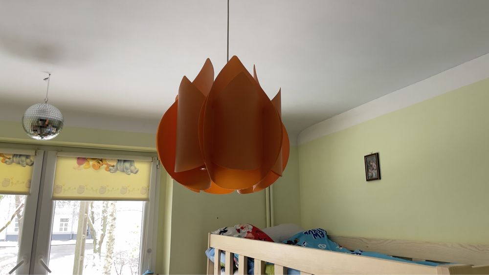 Lampa wisząda /żyrandol do pokoju dzieciędego