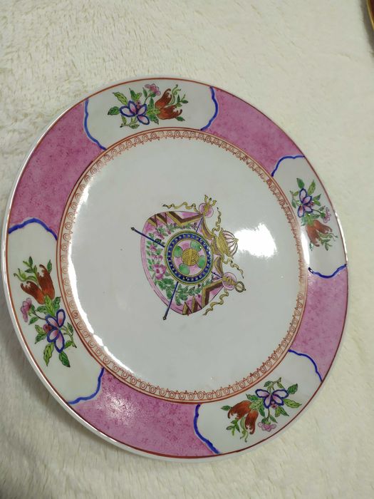 Pratos de Colecção (Preços variados) - NEGOCIÁVEL