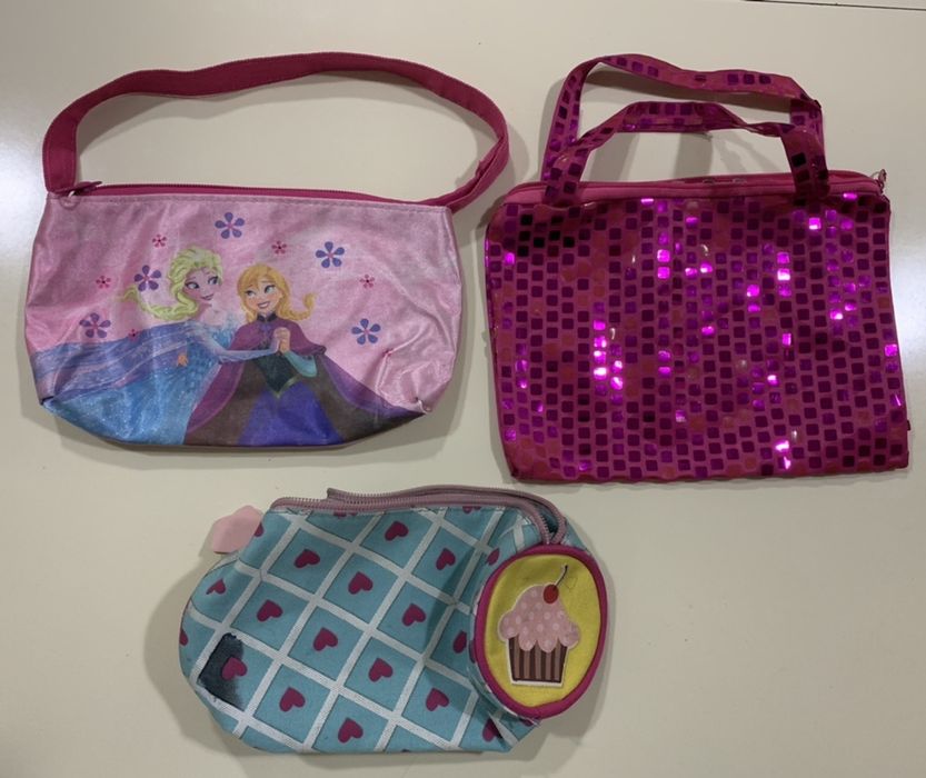 Malas pequenas e estojo