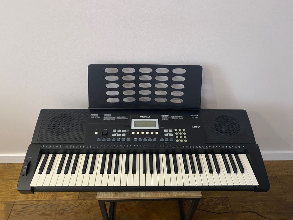 Синтезатор Medeli M-17 64 поліфонія
