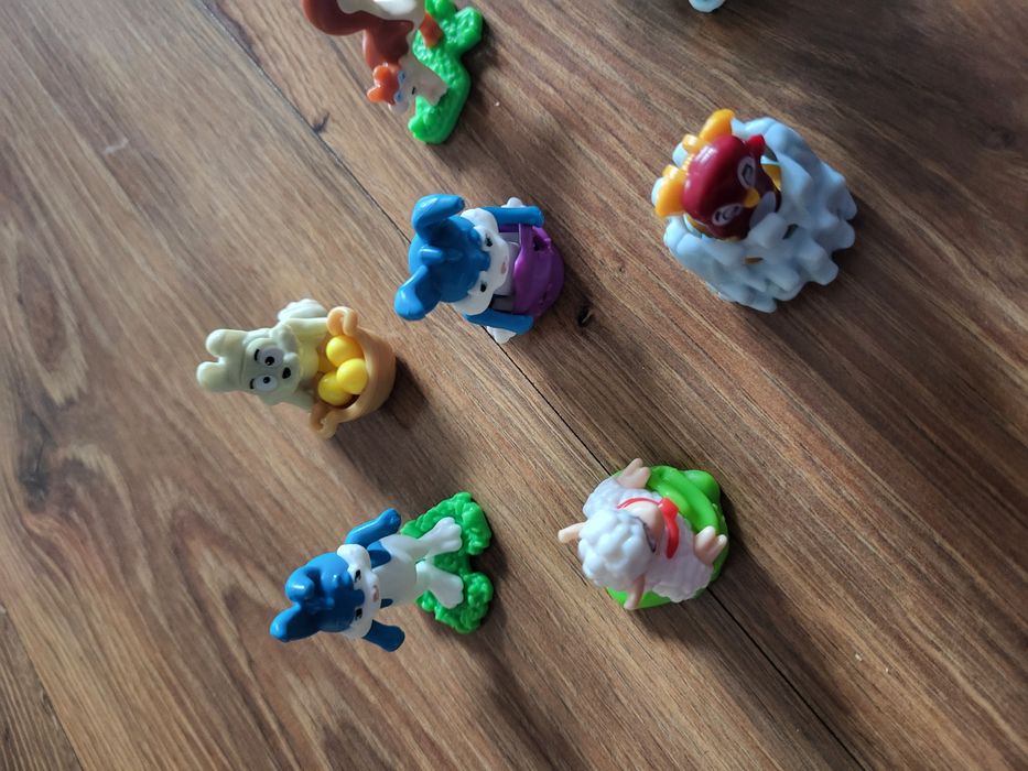 Figurki jajko Kinder niespodzianka wielkanoc