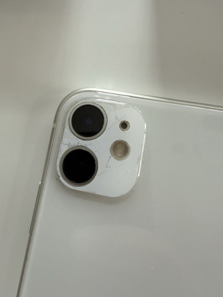 IPhone 11 w bardzo dobrym stanie