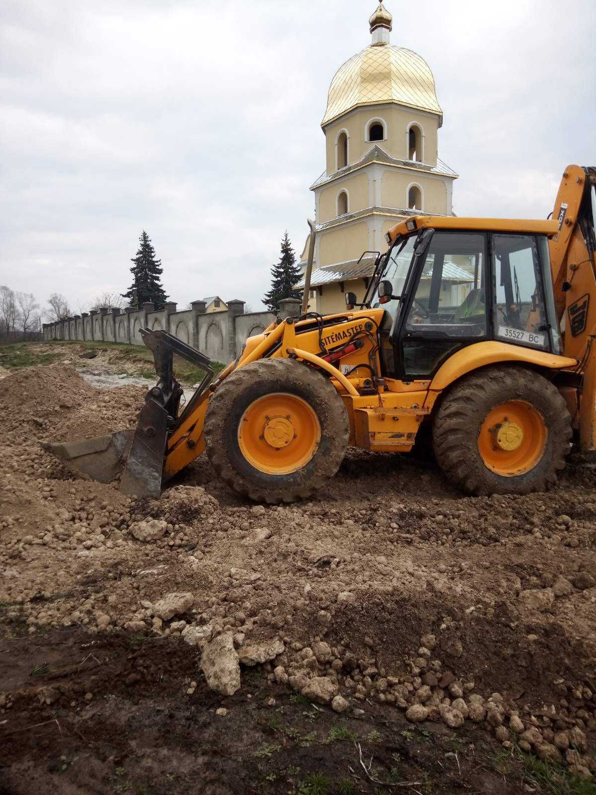 Послуги екскаватора, виконання земельних робіт