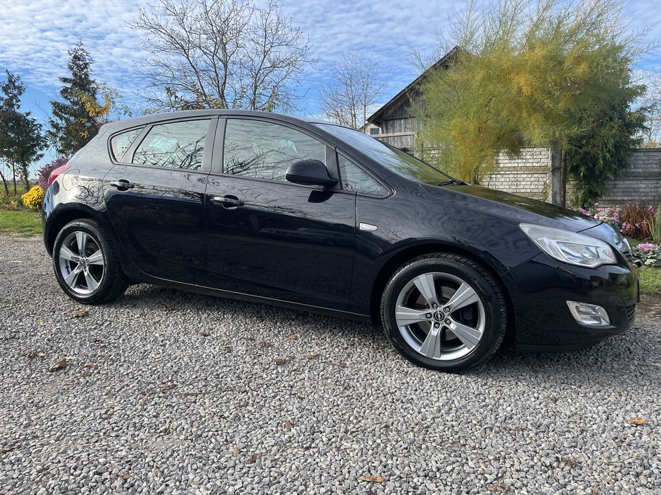 Opel Astra J 2010 1.7CDTI