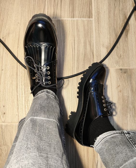 Класичні чорні оксфорди