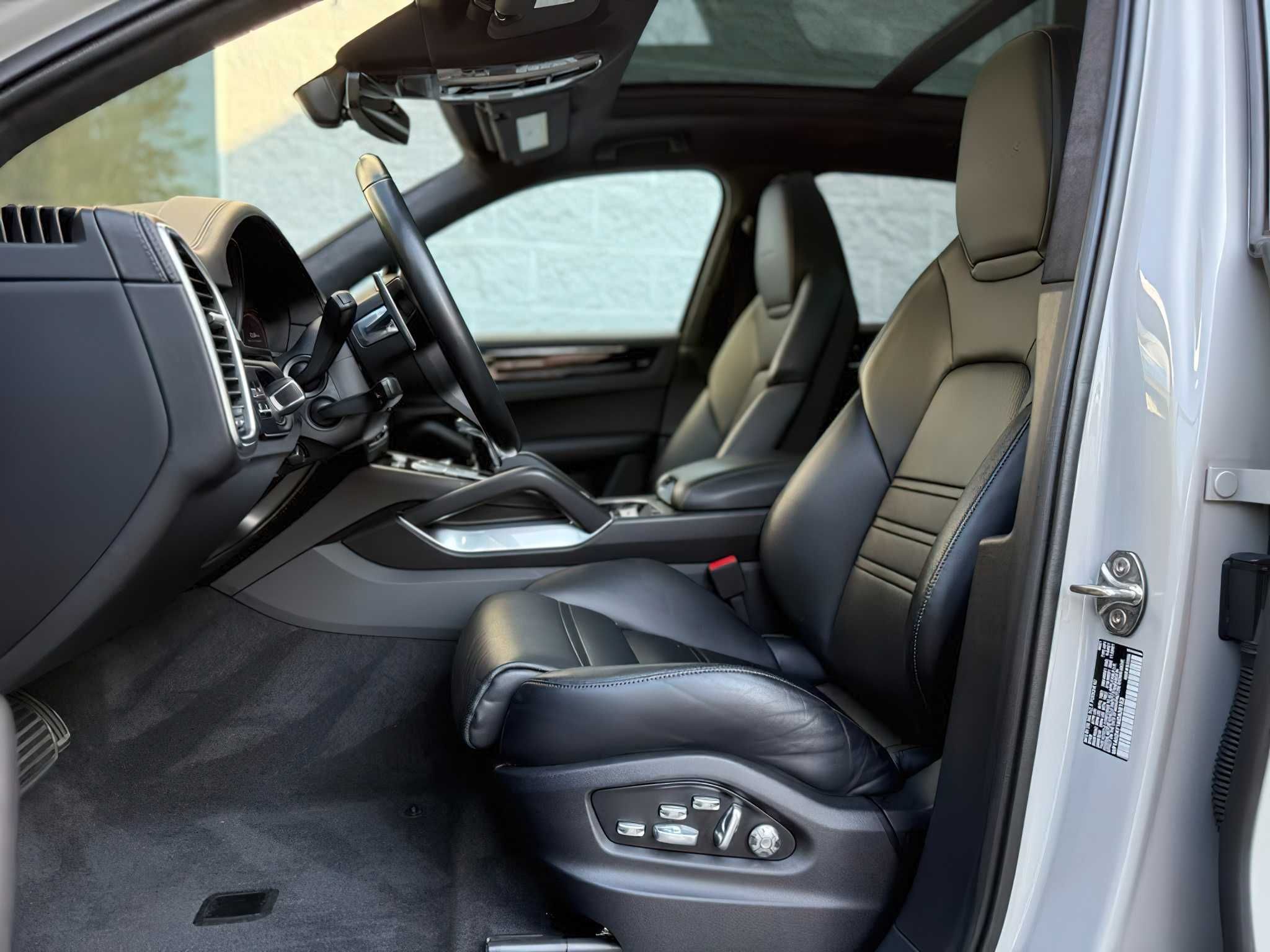 2021 Porsche Cayenne E-Hybrid Turbo S SUV