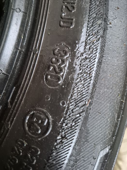 Komplet opon zimowych Barum 185/60 R15