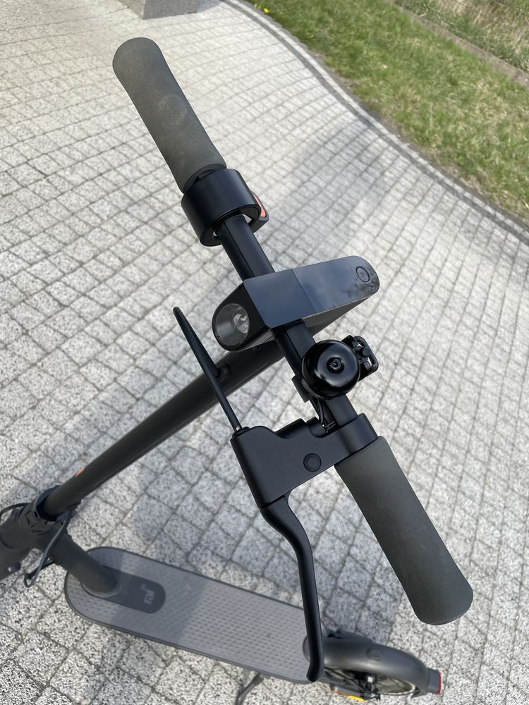 Hulajnoga Xiaomi Mi Electric Scooter Essential 250 W 20 km/h