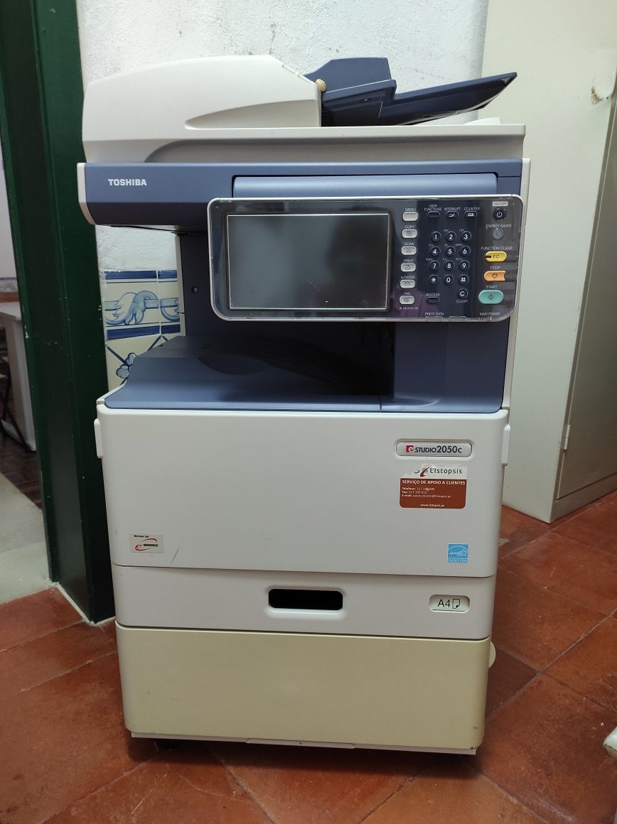 Máquina fotocopiadora toshiba. Tinteiro novo cyann