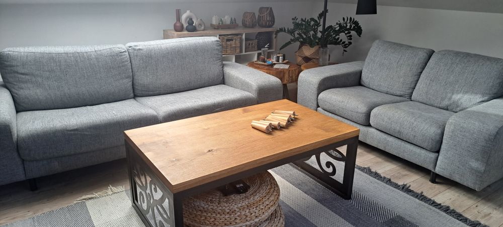 Dwie sofy nierozkładane