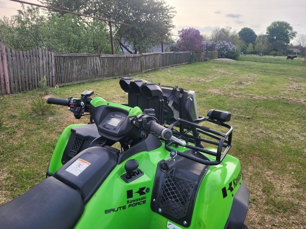 Продам квадроцикл Kawasaki Brute force 750