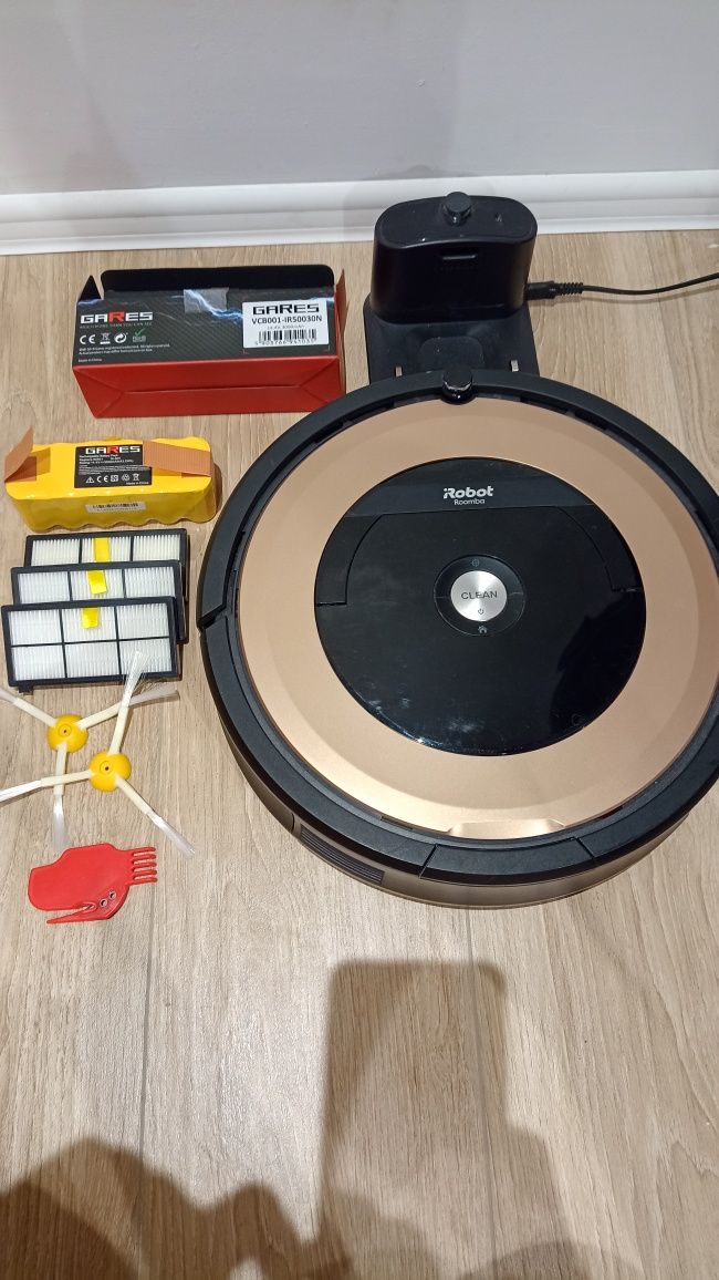 iRobot Roomba 895 z nową baterią oraz filtrami i szczotkami