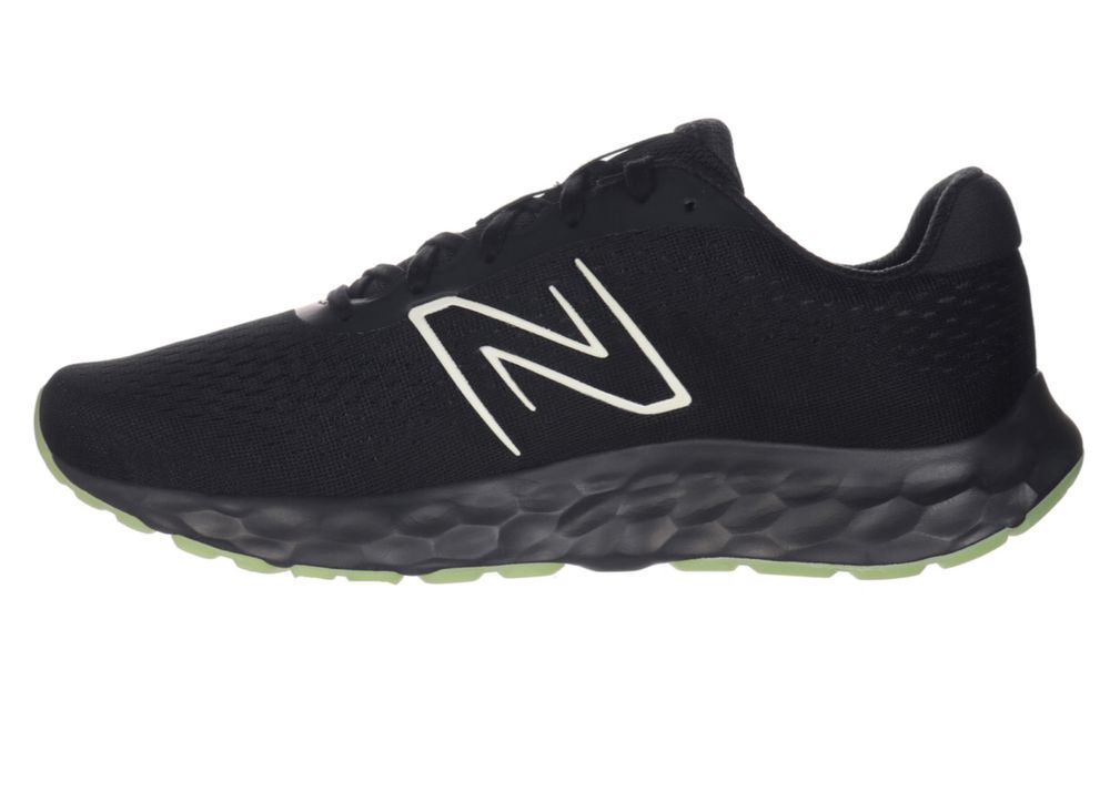 Чоловіче взуття для бігу New Balance 520 V8, чорний колір |