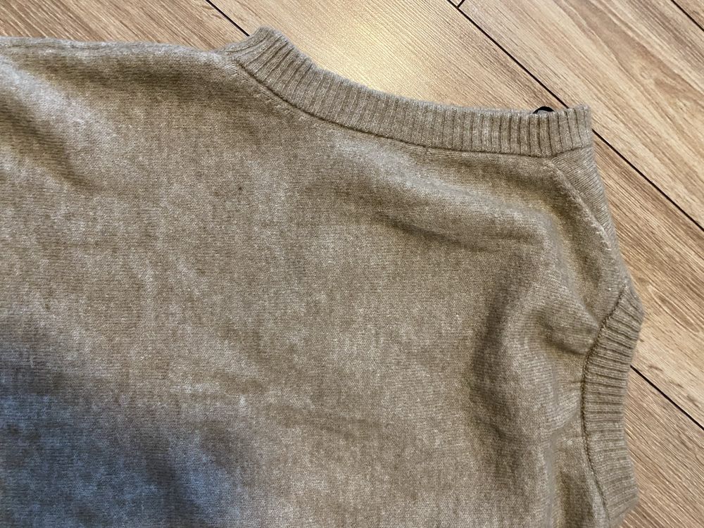 Wełniany Bezrękawnik/Kamizelka swetrowa/sweter w serek.  H&M.