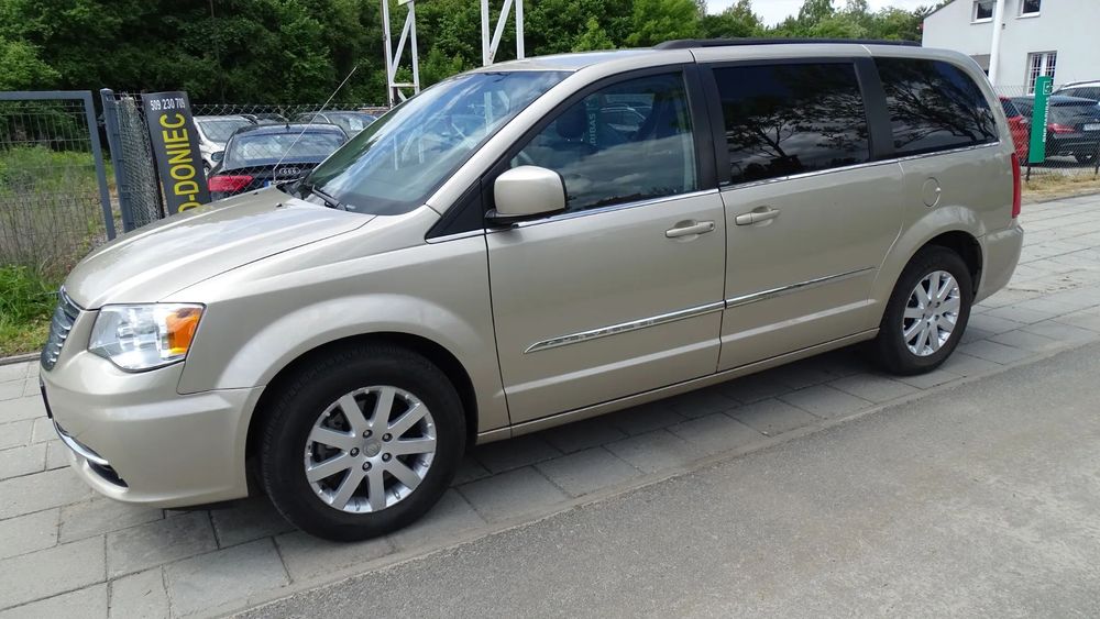 Chrysler Town & Country Niski Przebieg Skóra Kamera Dvd