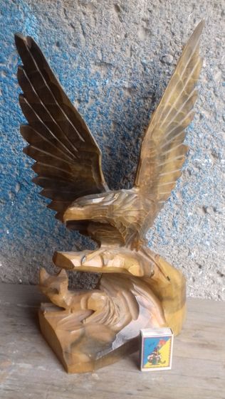 Фигурка деревянная - Орёл и Лисица